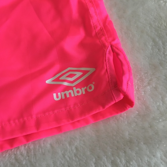 Umbro hot pink shorts 2XS - Picture 2 of 5